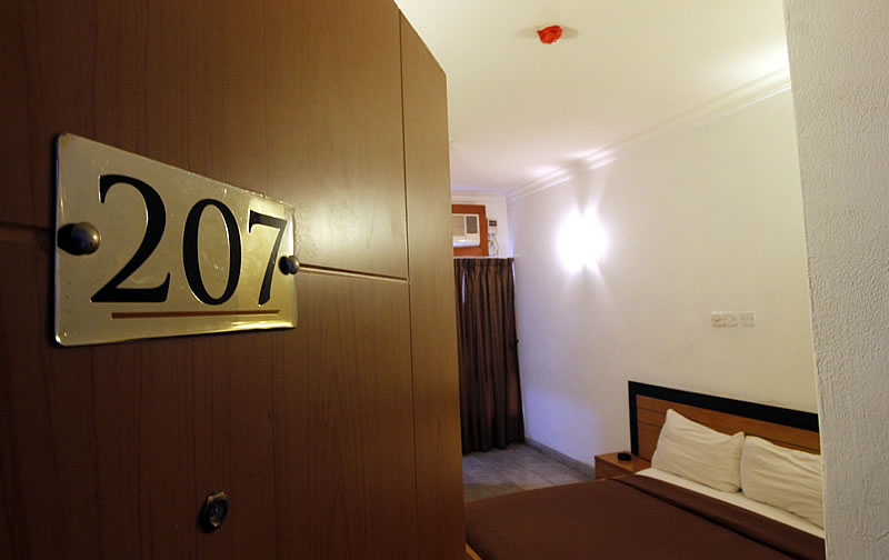 Relax and unwind in our Executive room while watching your favorite sport channel